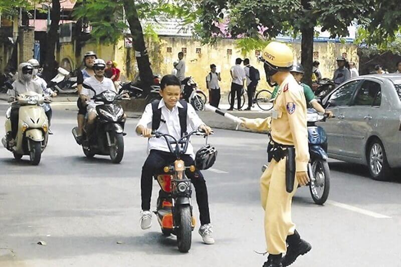 xử phạt nếu không đội mũ bảo hiểm
